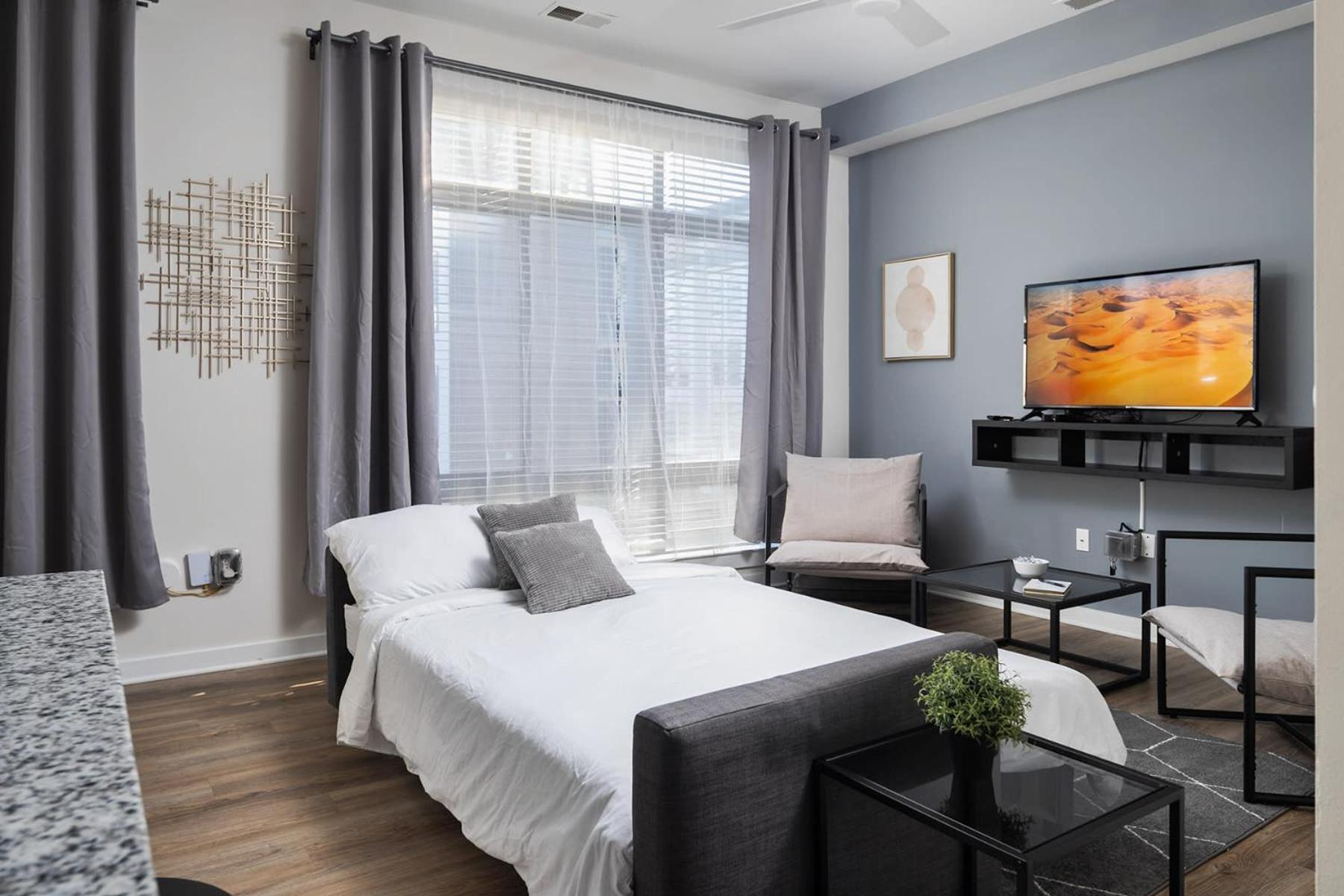 Modern Uptown 2br Free Parking & Private Balcony Charlotte