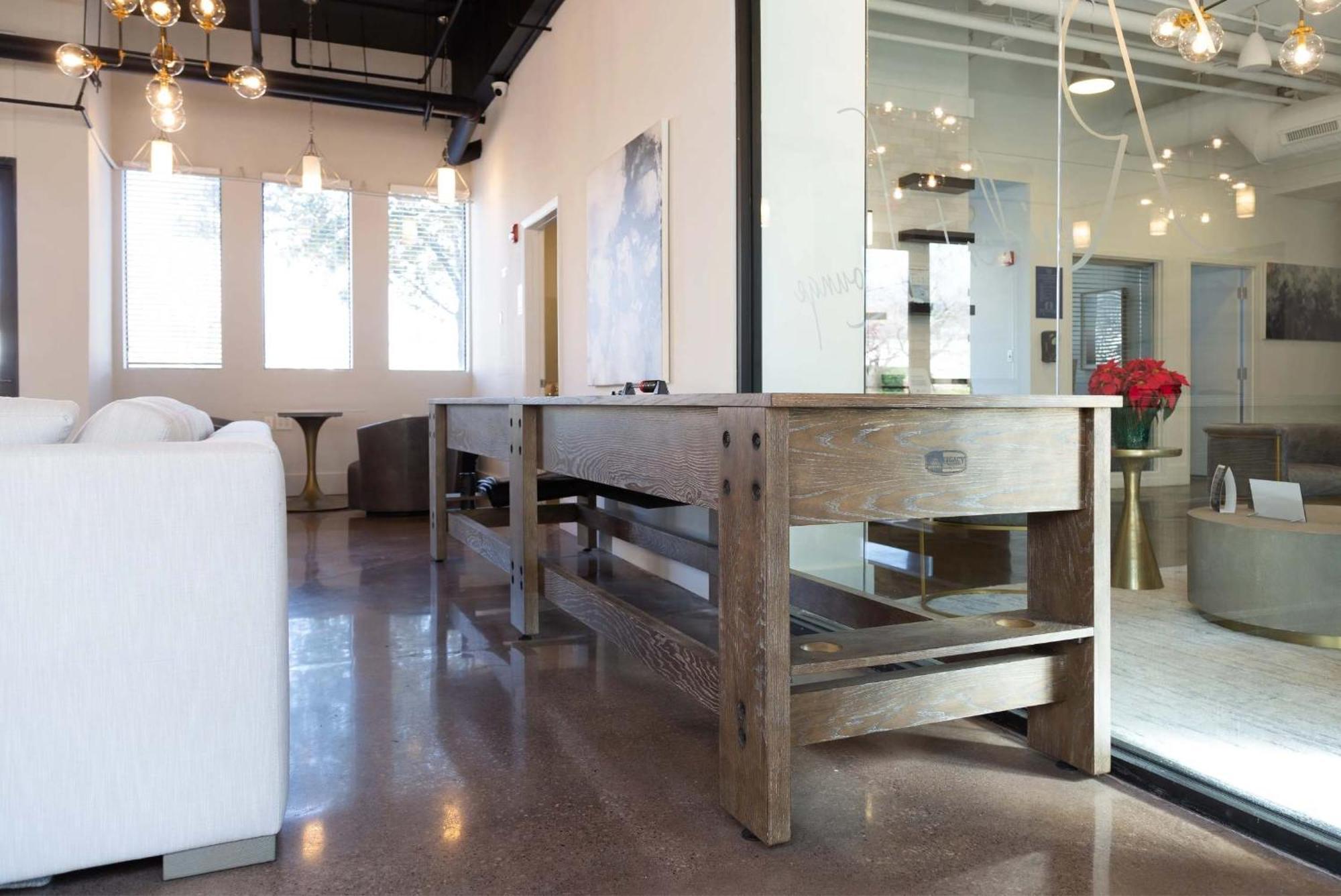 Apartment Modern Uptown 2br Free Parking & Private Balcony *