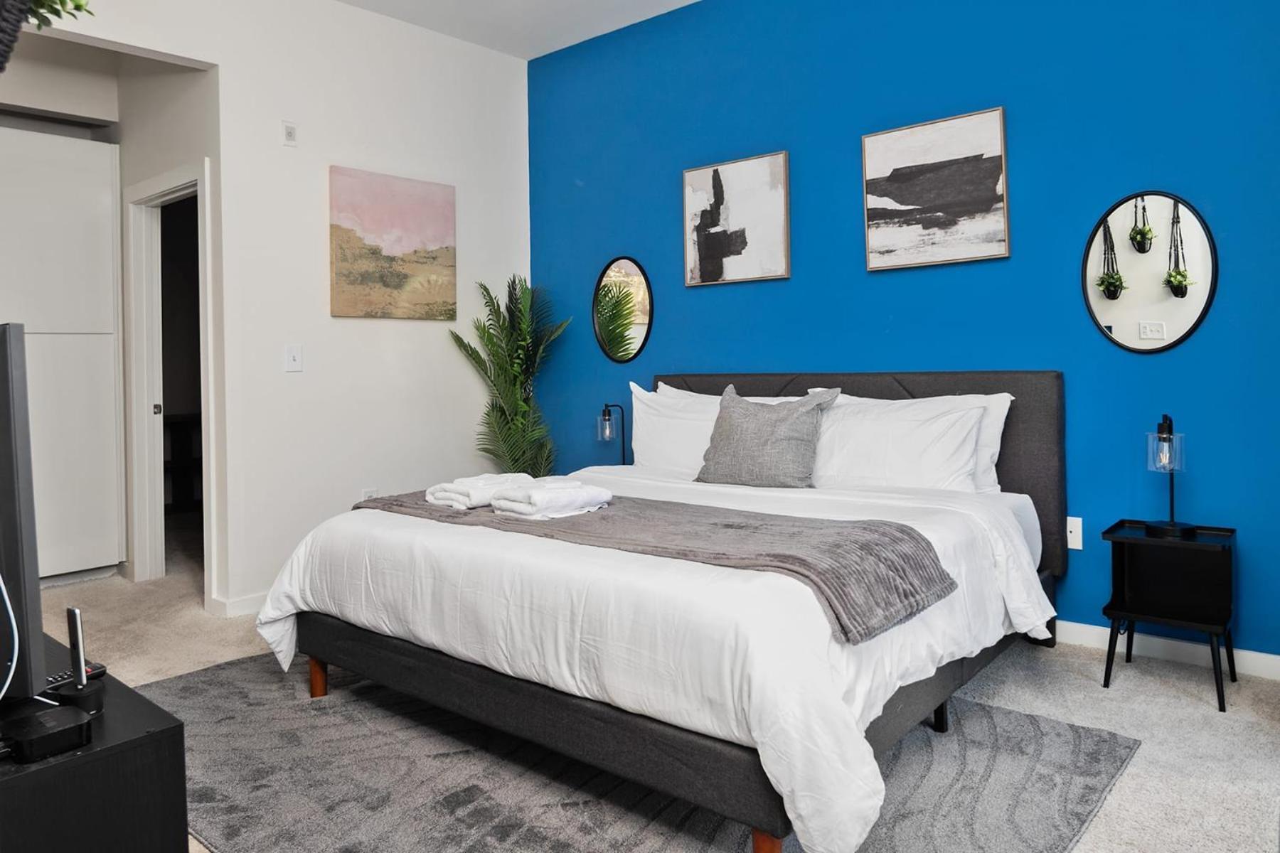Modern Uptown 2br Free Parking & Private Balcony Charlotte